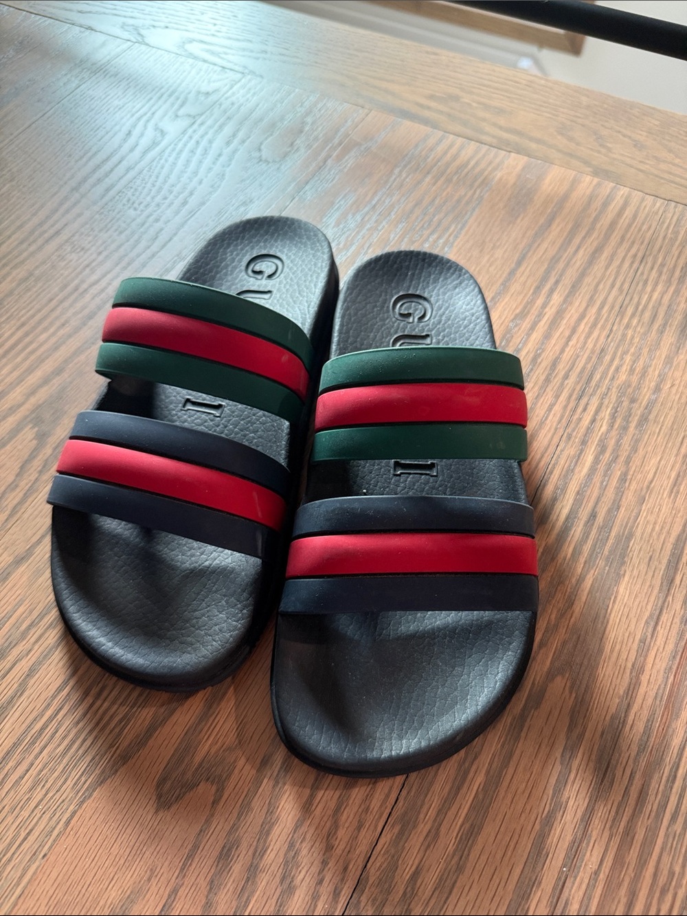 Gucci Black Slides with Signature Green & Red Stripes